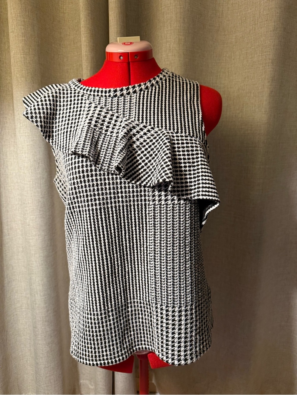 Anthropology Dolan Black & White Houndstooth Ruffle Sleeveless Blouse
